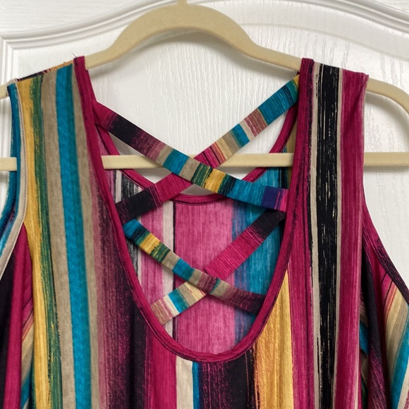 Women’s Top - Picture 3 of 5